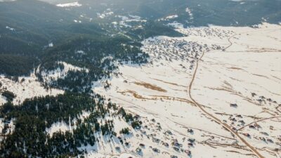 Meteorolojinin uyarılarının ardından Ankara'nın yüksek kesimlerinde şiddetli şekilde etkili olan