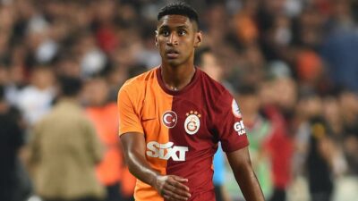 Galatasaray'da bekleneni veremeyen Tete için gelen teklifler değerlendirmeye alındı. Genç