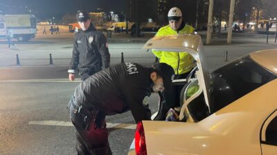 İstanbul'da polis, kent genelinde helikopter destekli ''huzur uygulaması'' gerçekleştirdi. Helikopter