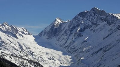 İklim değişikliği nedeniyle Alp Dağları'ndaki buz hacminde 2050'ye kadar yüzde