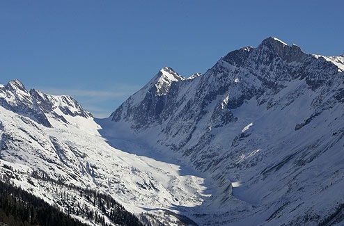 İklim değişikliği nedeniyle Alp Dağları'ndaki buz hacminde 2050'ye kadar yüzde