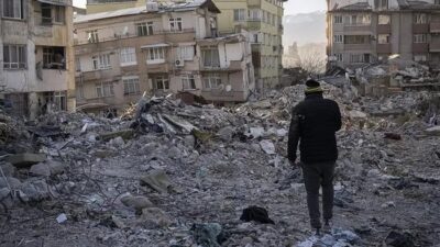 Osmaniye'de 6 Şubat 2023'teki depremde 9 katlı Yonca Sitesi B