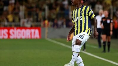  Trendyol Süper Lig'de bu sezon şampiyonluğu göğüslemek isteyen Fenerbahçe'de