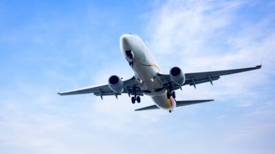 Uçakla seyahat etmek, dünyanın dört bir yanına hızlı ve etkili