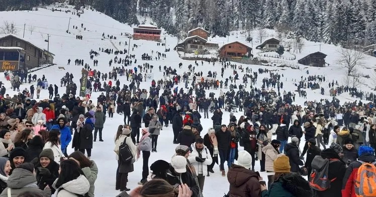 Dünyaca ünlü turizm merkezi Ayder Yaylası'nda bu yıl 16.'sı düzenlenen