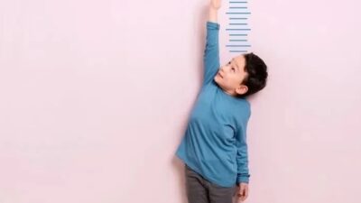 Ebeveynler evlatlarının bebeklik ve çocukluk gelişimini adım adım takip ederler.