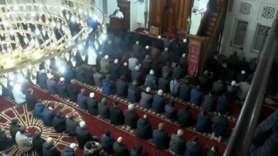 İstanbul'da üç ayların müjdeleyicisi olarak kabul edilen Regaip Kandili, camilerde