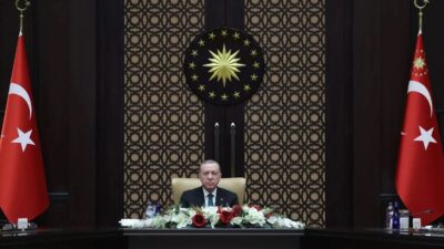 Cumhurbaşkanı Erdoğan'ın yönetiminde yaklaşık 2 saat süren toplantıda, Türkiye'nin savunma