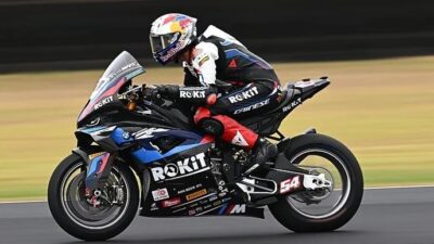 Milli sporcu Toprak Razgatlıoğlu, Dünya Superbike Şampiyonası'nın Avustralya'daki ilk ayağının