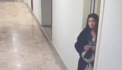 Bahçeşehir'de lüx sitelere dadadan 3 kadın hırsız kameraya yakalandı. Organize