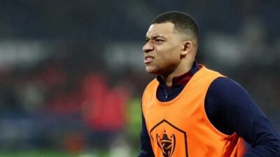 Paris Saint Germain'le kontratını yenilemeyeceğini açıklayan Kylian Mbappe, sezon sonu