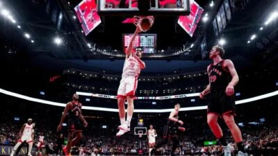 NBA'de Los Angeles Lakers, sahasında New Orleans Pelicans'ı 139-122 yendi.