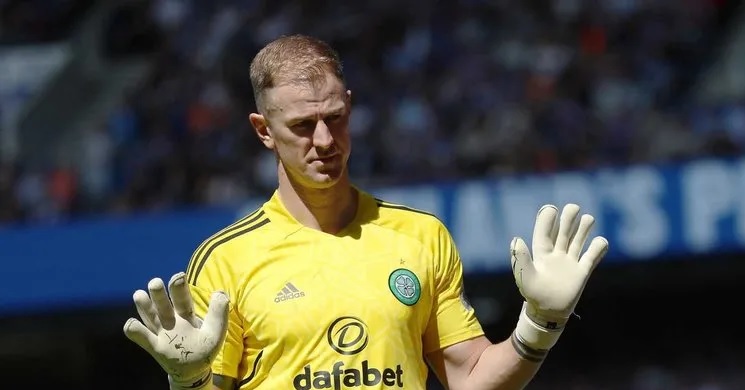 İskoçya temsilcisi Celtic'in kalesini koruyan Joe Hart, sezon sonunda aktif