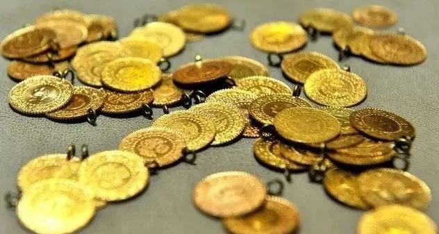 Altın fiyatları hafta içi ABD'den gelen verilerle ibresini aşağı çevirmişti.