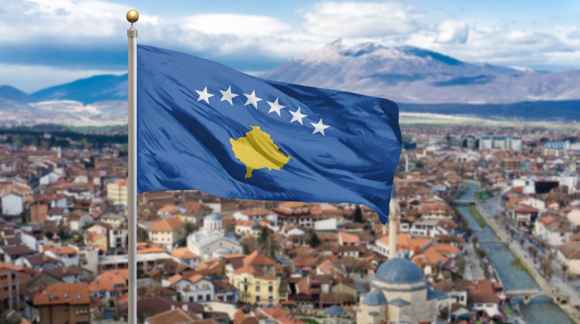 Kosova’nın kuzeyindeki Kuzey Mitroviça belediyesinde, Türkçe'ye ülkede halkın geleneksel olarak