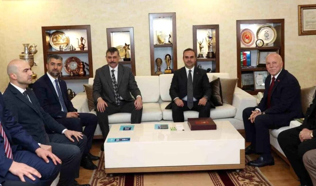 Sanayi ve Teknoloji Bakanı Mehmet Fatih Kacır, Erzurum Büyükşehir Belediyesi'ni