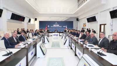 Hatay'da Vali Mustafa Masatlı başkanlığında gerçekleştirilen seçim güvenliği toplantısında, güvenlik,