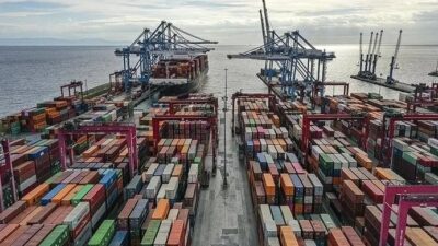 Türkiye'nin ihracatı şubatta geçen yılın aynı ayına göre yüzde 13,6