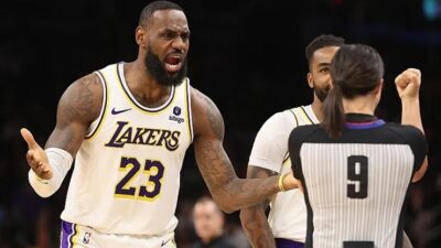 Los Angeles Lakers'ın yıldızı LeBron James, Denver Nuggets'a 124-114 yenildikleri