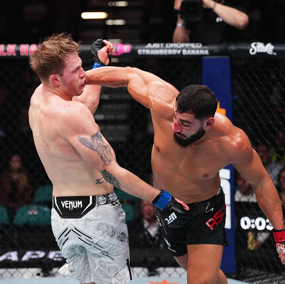 İbo Aslan, UFC’deki ilk maçında İsveçli rakibi Anton Turkalj’yi 3’üncü