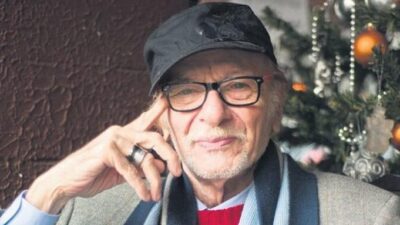 Kayhan Yıldızoğlu'nun kızı Sibel Aybar, Halktv.com.tr'ye yaptığı açıklamada, babasının yaşlılığa