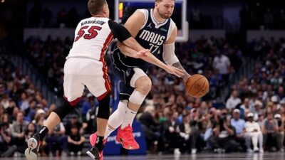 NBA'e 7 maçla devam edildi. Dallas Mavericks, rakibi Detroit Pistons'ı