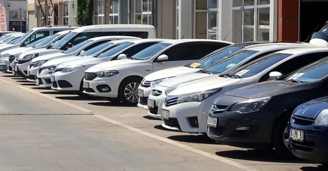 Türkiye'de ikinci el çevrim içi oto pazarında satışlar şubatta yüzde