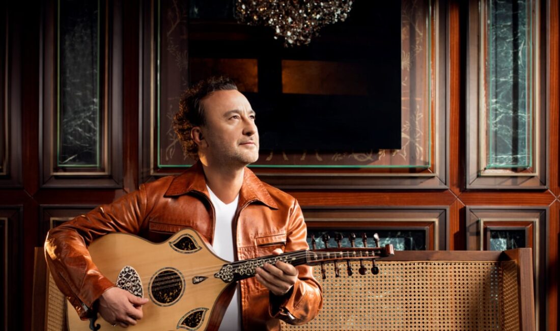 Ünlü şarkıcı Nevzat Dogansoy, annesi Tülin Doğansoy'un vefat ettiğini duyurdu.