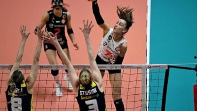 Fenerbahçe Opet, Eczacıbaşı Dynavit’i 3-2 yenerek normal sezonu lider tamamladı