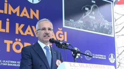 Hızlı tren hattı Karadeniz'e geliyor. Ulaştırma ve Altyapı Bakanı Abdulkadir