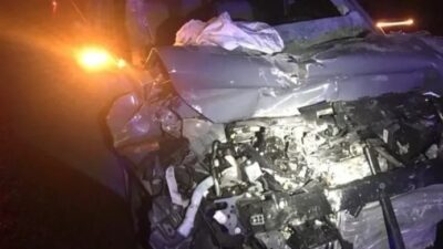 Elazığ’da otomobil, odun yüklü kamyona arkadan çarptı. Kazada otomobil sürücüsü