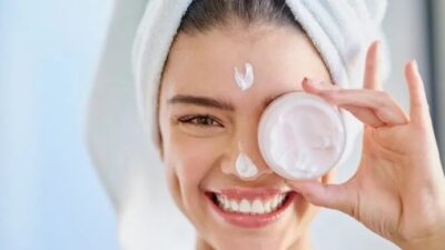 Son dönemde cildi güzelleştirmek amacıyla kulaktan dolma çeşitli yöntemlere başvuruluyor.