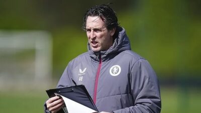 İngiltere Premier Lig ekibi Aston Villa, teknik direktör Unai Emery'nin
