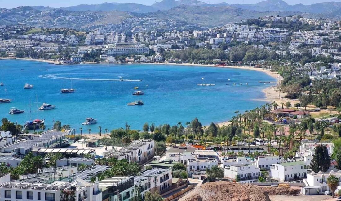 Muğla'nın Bodrum ilçesinde 9 günlük bayram tatilini geçirmek isteyenlerin ilçeye