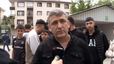 Ankara'da lise öğrencisi R.U., öğretmeni Sadettin Dinçer'e elektronik sigarayla yakalandı.