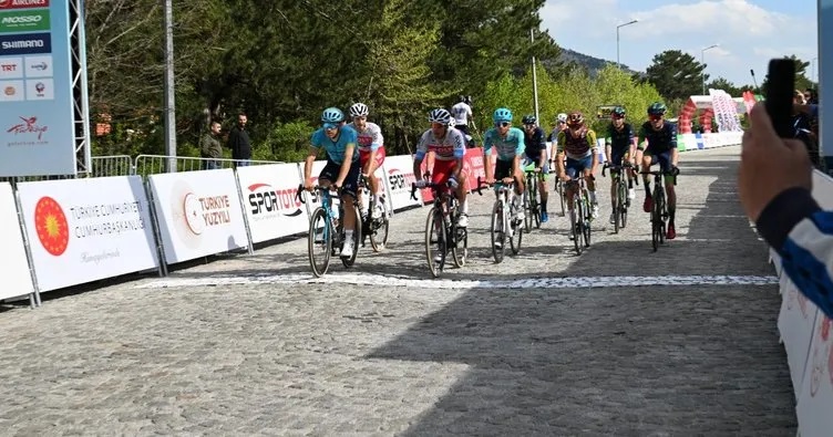 59. Cumhurbaşkanlığı Türkiye Bisiklet Turu'nda Kuşadası-Manisa etabını DSM-Firmenich takımında yarışan