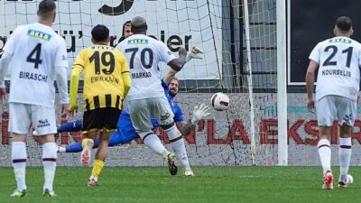 Trendyol Süper Lig'in 33. haftasında Fatih Karagümrük'e 2-1 yenilen İstanbulspor,