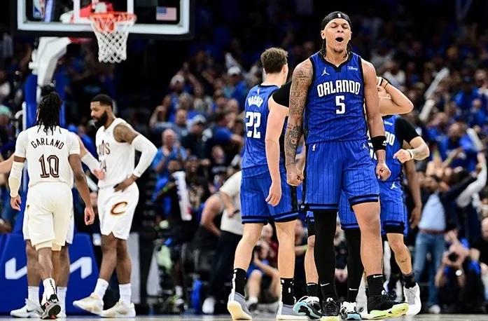 NBA'de Dallas Mavericks, konuk ettiği Los Angeles Clippers'ı 114-101 yenerek