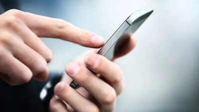 Kastamonu’nun Taşköprü ilçesinde kendisini polis olarak tanıtan dolandırıcıların ağına düşen