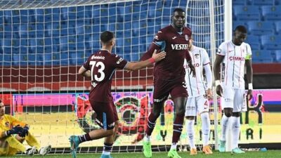 Trabzonspor'da kiralık olarak forma giyen Paul Onuachu, teknik direktör Abdullah