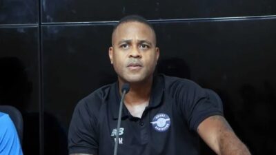 FIFA, Süper Lig ekibi Adana Demirspor'a eski teknik direktörü Patrick