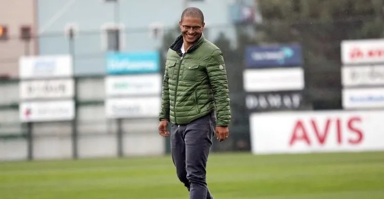 Türk futbolunun efsane isimlerinden Alex de Souza, Süper Lig'e teknik