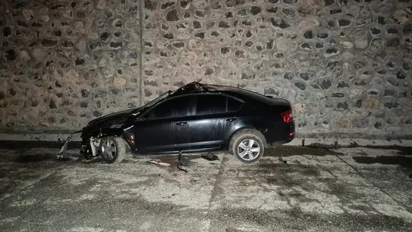 Bingöl-Sancak beldesi kara yolunda meydana gelen trafik kazasında, otomobilin yola
