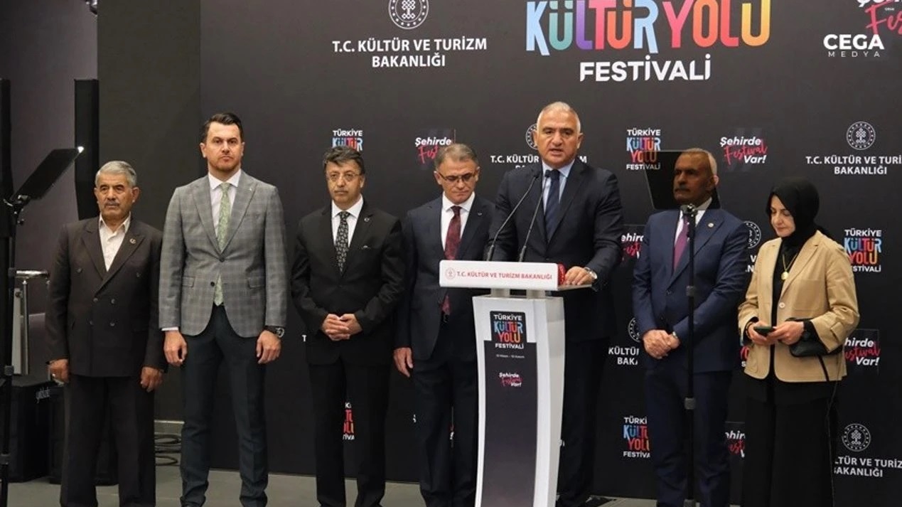 Son dakika haberleri… Van Kültür Yolu Festivali başladı. Etkinliğe katılan