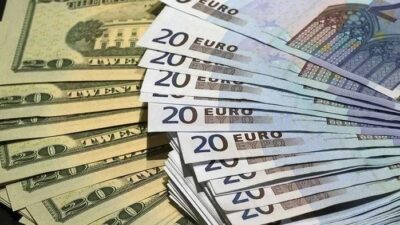 Moskova Borsası, ABD'nin yaptırımlarına tepki olarak harekete geçti. Borsa, dolar