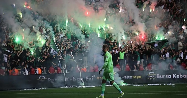 Sakaryaspor ile Bodrum FK arasında Adana’da oynanan maç öncesi Sakaryaspor