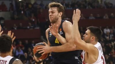 Fenerbahçe Beko, 2017-2019 yılları arasında iki sezon boyunca sarı-lacivertli formayı