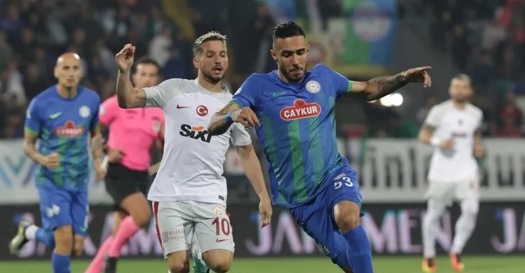 Süper Lig ekiplerinden Çaykur Rizespor'da forma giyen Emirhan Topçu, La