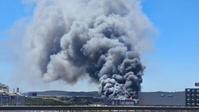 Kocaeli'nin Çayırova ilçesinde bulunan Cevahir Deri fabrikasında öğle saatlerinde büyük