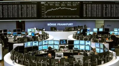 Avrupa borsaları güne karışık bir seyirle başladı.
